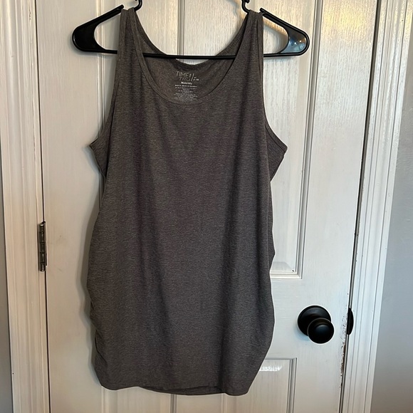 Time and Tru women’s maternity tank EUC - Picture 1 of 5